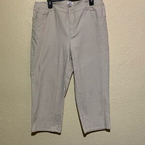 d & co Capris Pants 16 Beige Stretch Straight Embellished Back Pockets 5 Pockets